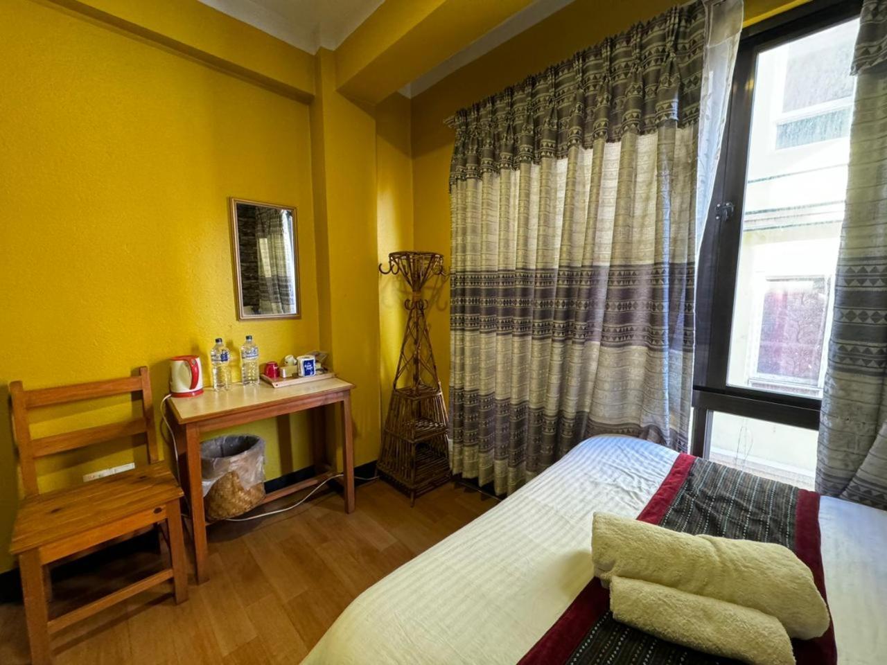 Looniva Guest House Lalitpur Bilik gambar