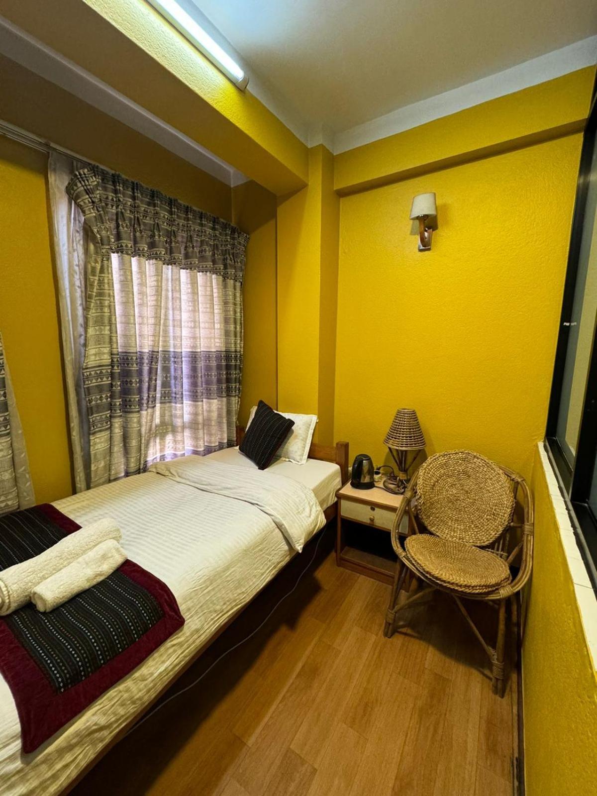 Looniva Guest House Lalitpur Bilik gambar